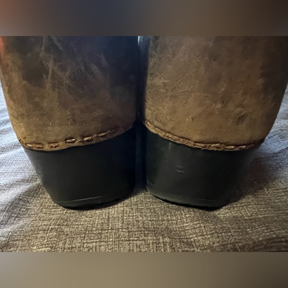 LL Bean Nubuck Nursing Clogs Size 10 (42) - Picture 6 of 9